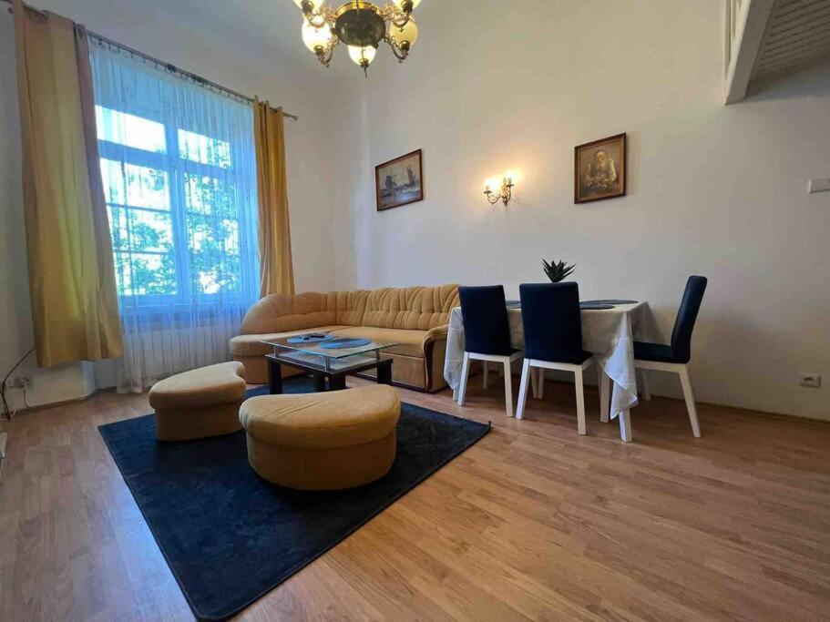 Grodzka / Apartment With Balcony คราคูฟ ภายนอก รูปภาพ