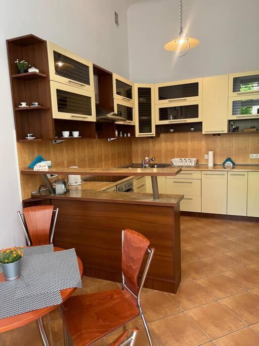 Grodzka / Apartment With Balcony คราคูฟ ภายนอก รูปภาพ
